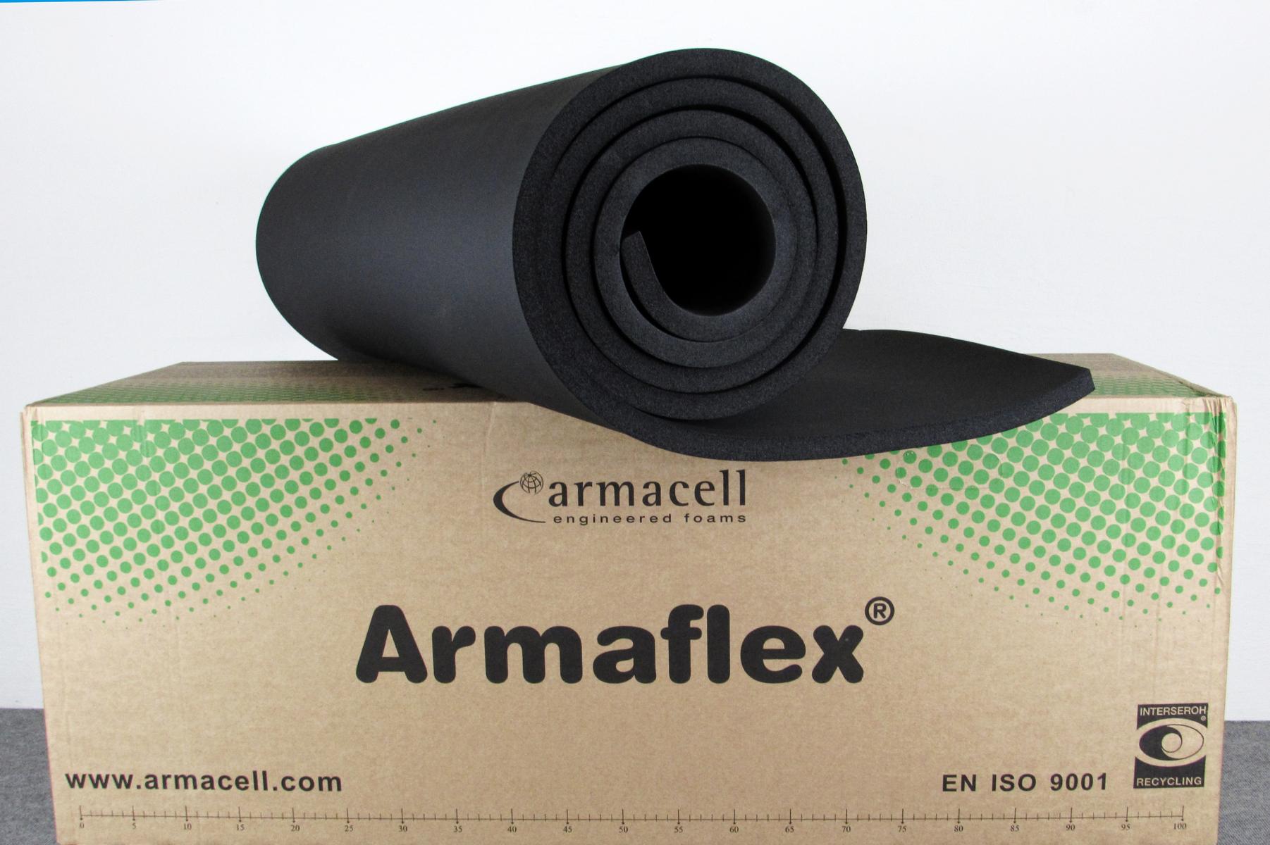 eine Rolle Armaflex AF Kautschukplatte auf Karton