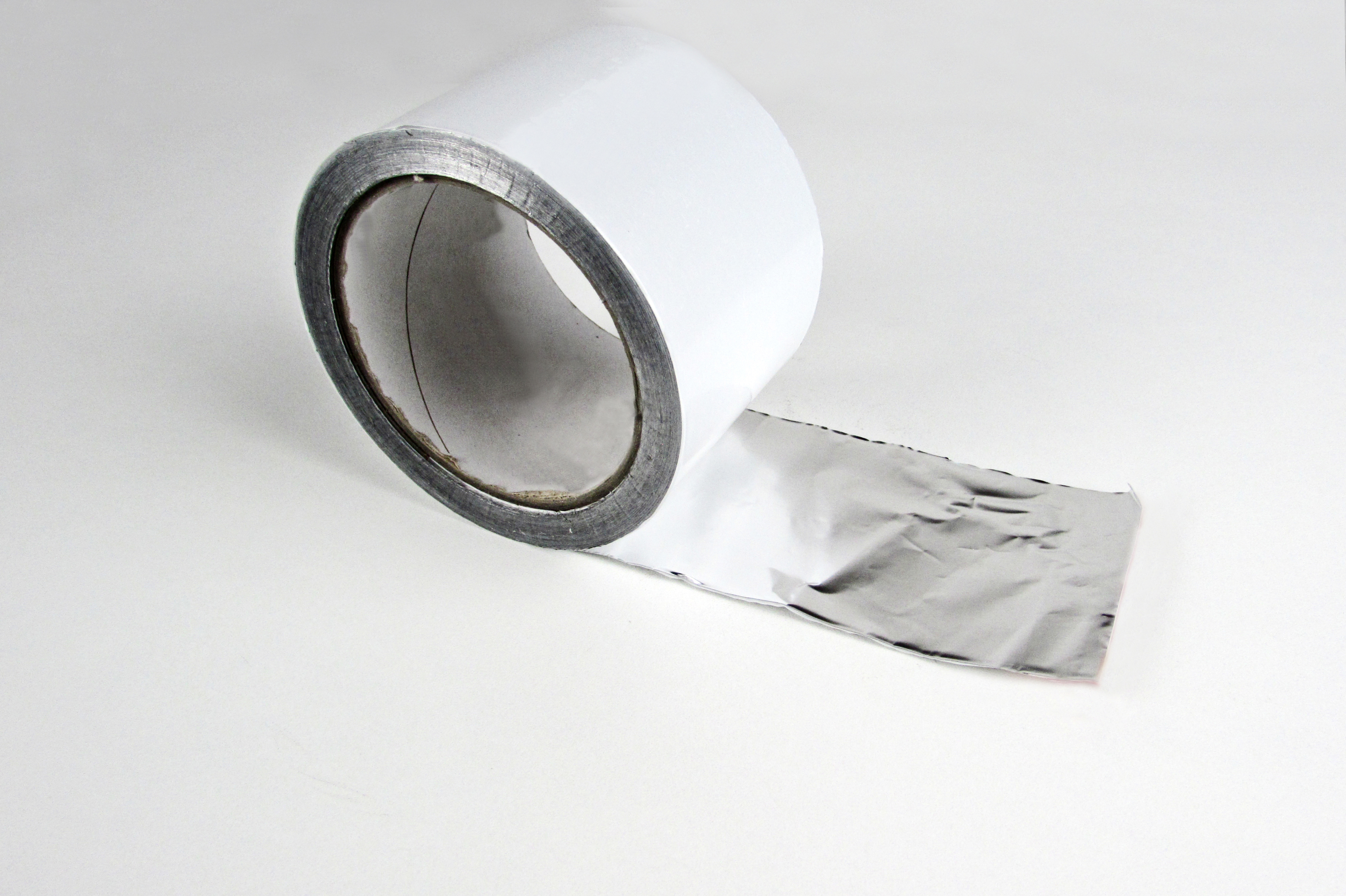 eine Rolle ALUJET Reinaluminium-Klebeband